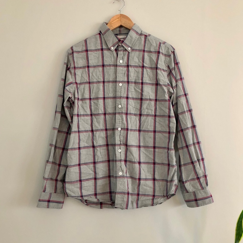 Old Navy Mens Gray + Burgundy Plaid Button Down